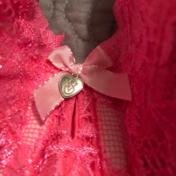 Victoria Secrets, Body By Victoria Lace Bra. - Picture 2 of 8